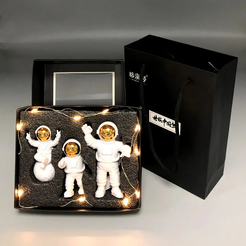 Descoração Estatua de Astronauta